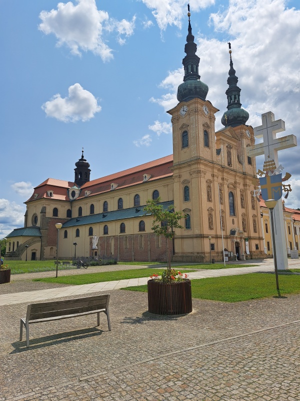 29_VELEHRAD BAZILIKA NANEBEVZETÍ P.MARIE  A SV. CYRILA A METODĚJE_CYKLO VÝLET