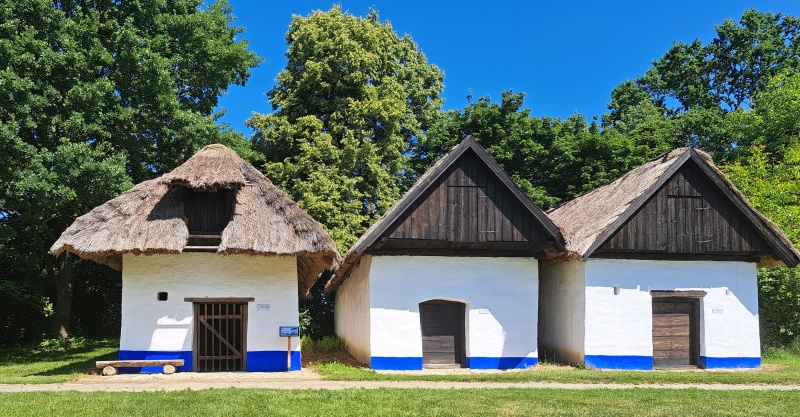 49_SKANZEN STRÁŽNICE SKLEPY A LISOVNY VINAŘŮ Z BLATNICE
