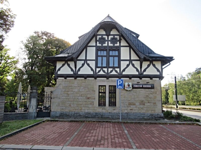 3..ZÁMECKÁ KONÍRNA